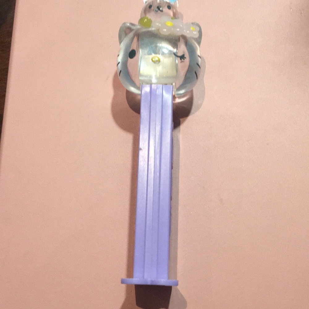 Hello Kitty- PEZ dispenser Easter edition